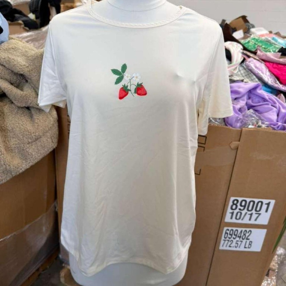 Cat & Jack Girls'‎ Strawberry Graphic T-Shirt – Size 2XL (16/18)
